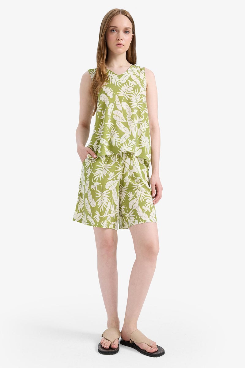 DeFacto Green Woman Regular Fit Short Leg Shorts Casual - Image 1